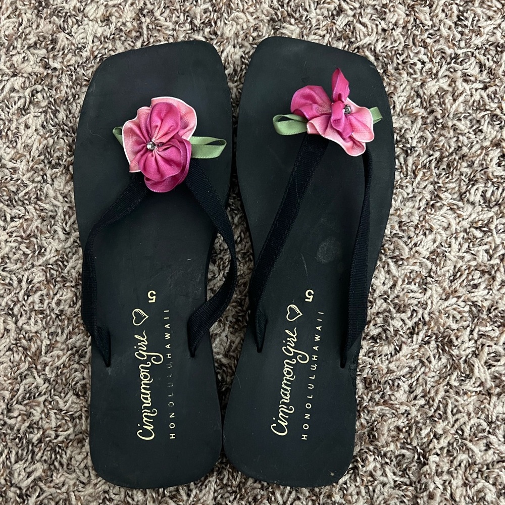 Beachy Square-Toed Flip Flops